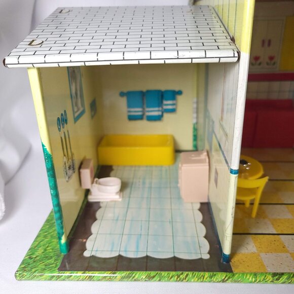 Share Vintage Tin 1950’s Rancher Metal Doll House 4 Rooms Furnished ~ T. Cohn - Picture 6 of 15